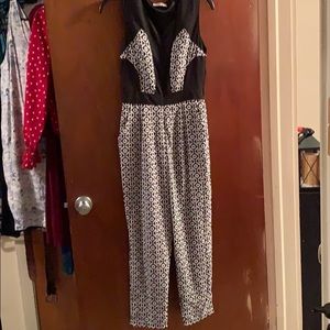 Black and white jumper